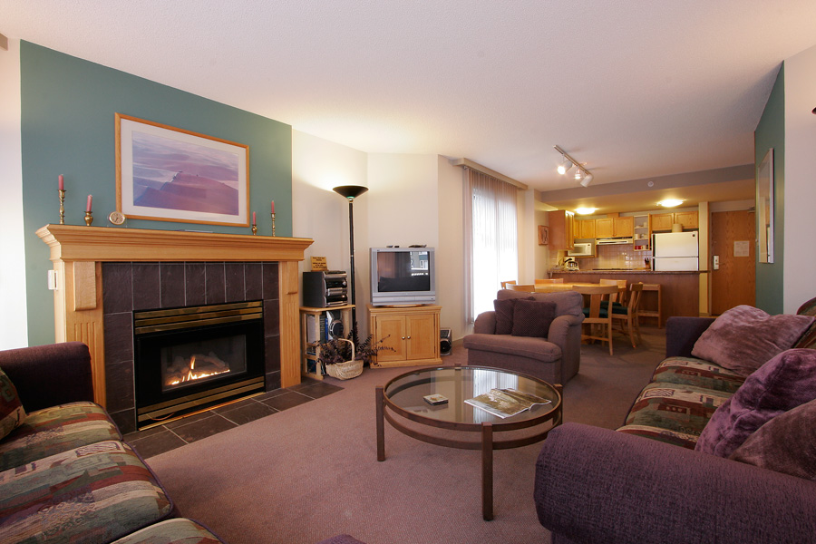 Whistler Woodrun Lodge 217 Living Area